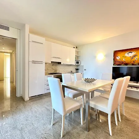 Apartment Frontemar Residenze Sul Mare - Carraro Immobiliare - Family Lido di Jesolo